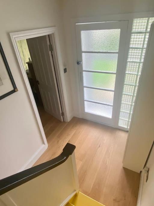 Entire Fully Renovated House In Chiswick W4 *