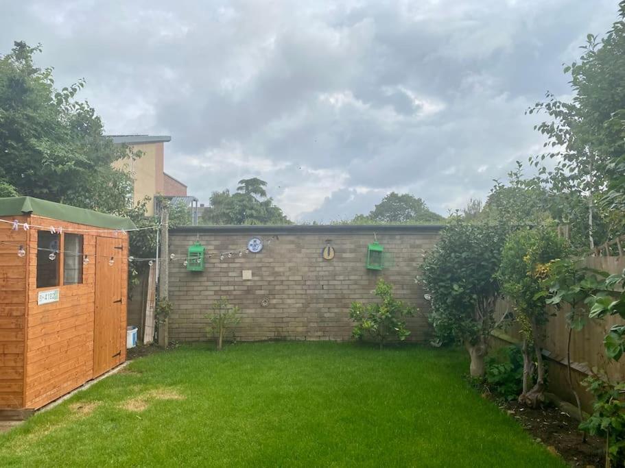 Entire Fully Renovated House In Chiswick W4 Holiday home *