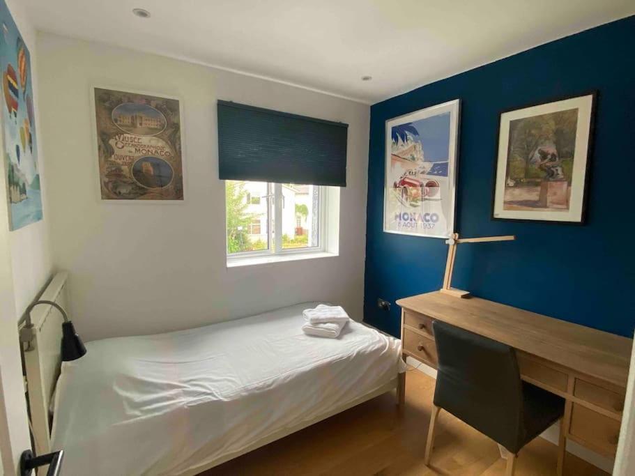 Entire Fully Renovated House In Chiswick W4 Holiday home *