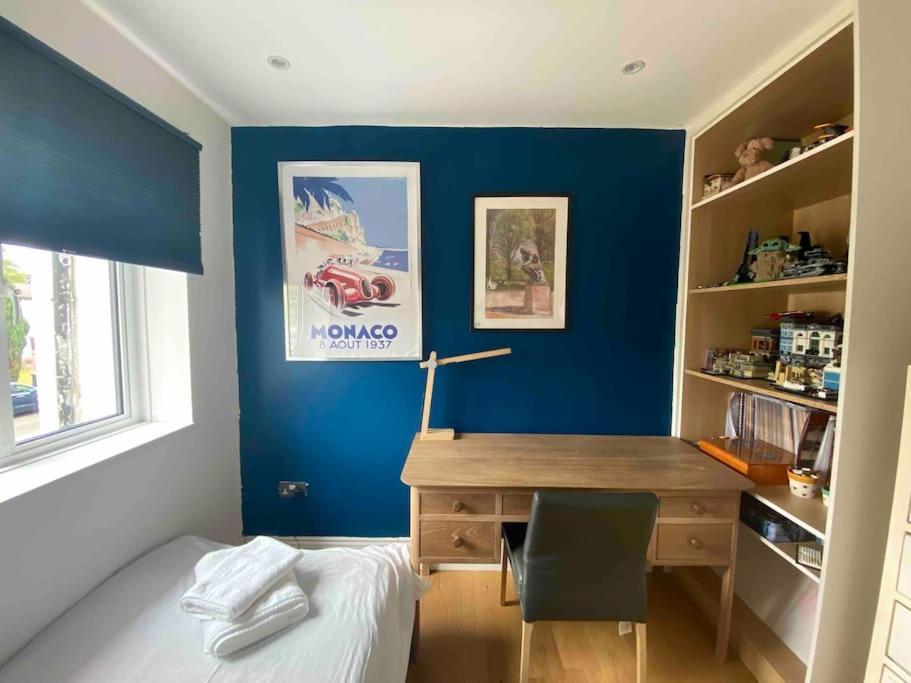 Entire Fully Renovated House In Chiswick W4 *