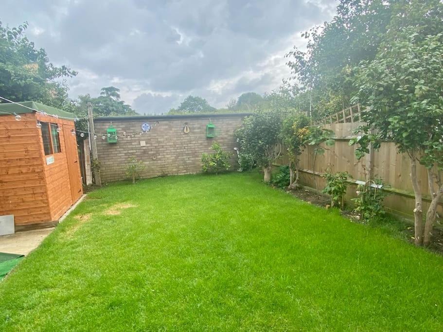 Holiday home Entire Fully Renovated House In Chiswick W4 London