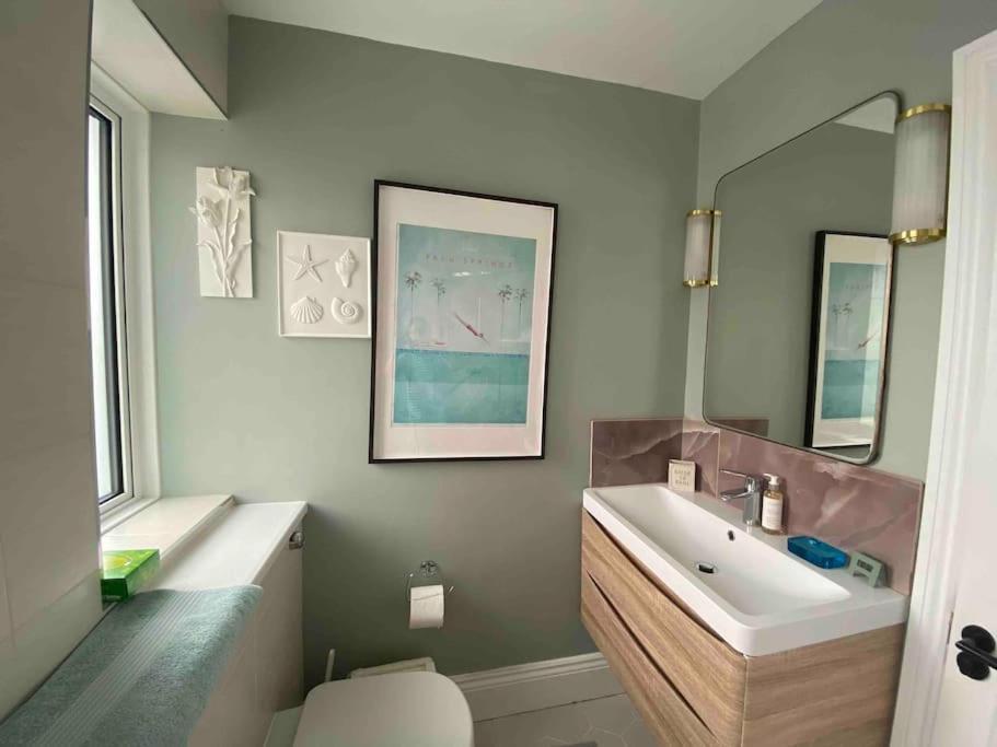 Ferienhaus Entire Fully Renovated House In Chiswick W4 *